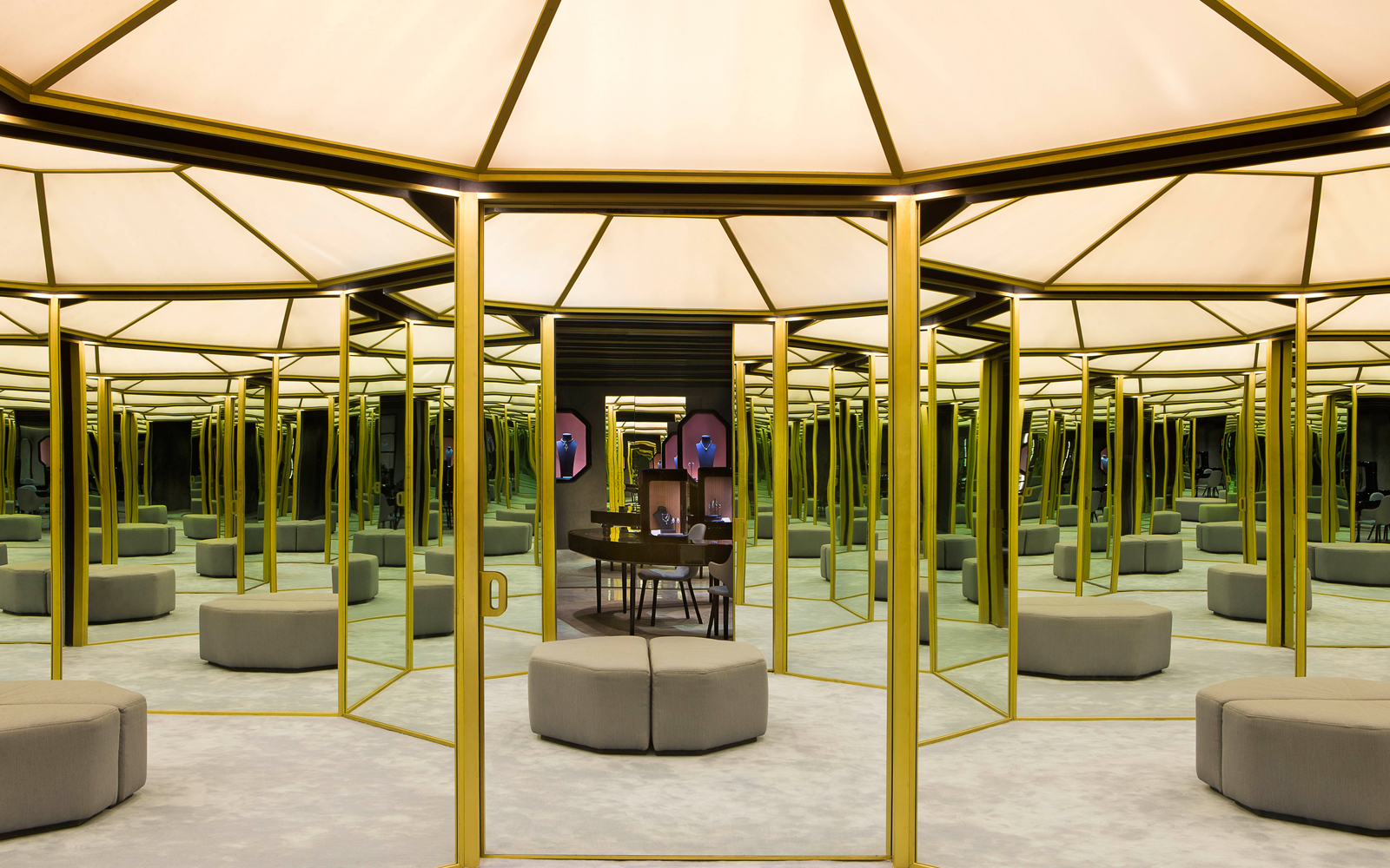 NIRAV-MODI-boutique-5